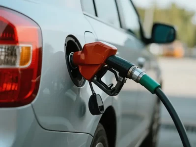 油耗9-10个油算不算高_9.9升油耗实际用车成本解析