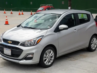 雪佛兰斯帕可多少钱_小黄蜂价格及配置全解析