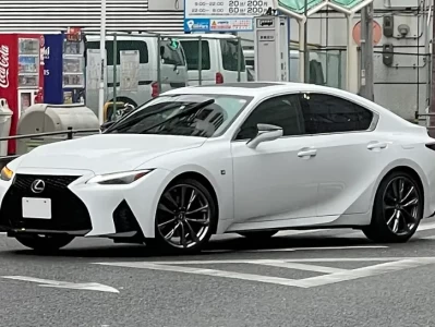 雷克萨斯IS350：一台"过时"V6轿车，凭什么在2026年还能让人心动？