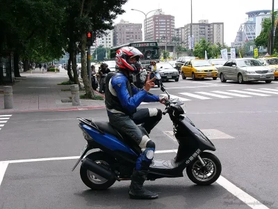 rsz鬼火(雅马哈 RSZ 系列燃油踏板摩托车)