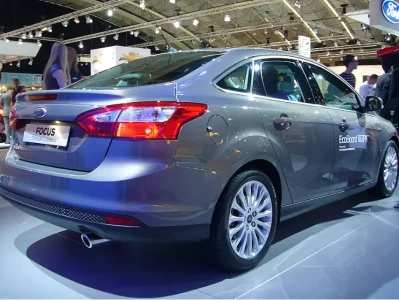 新福克斯三厢油耗_实测真实油耗数据大公开