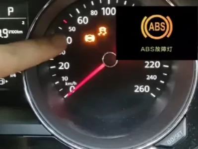 ABS故障灯亮了怎么办_8个自己动手排查与修复的实用技巧