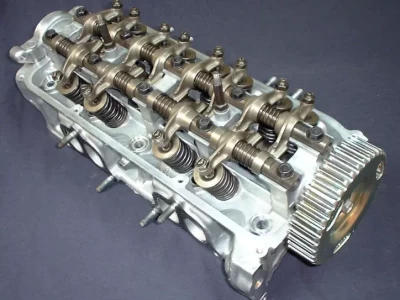 单顶置凸轮轴_四气门发动机的核心技术解析