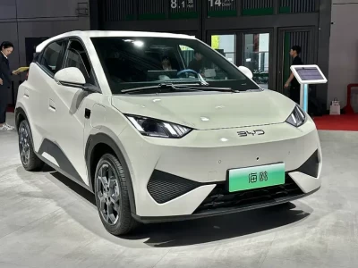 全球前五的底气！2026年深度盘点比亚迪最火的三款车：是谁撑起了销量神话？