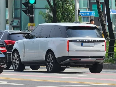 路虎最新揽胜_2025款豪华加长版全面解析