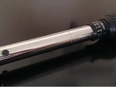 扭力扳手怎么用_正确使用方法与技巧全解析