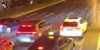 冰雹突袭，桥下停车避险：是明哲保身还是“堵”添烦恼？