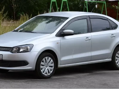 大众polo三厢版怎么样_驾驶体验和配置全面解析