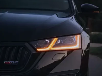 汽车大灯下面是什么灯_揭秘车灯布局与功能解析