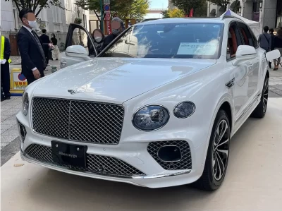 宾利Bentayga Hybrid_续航提升与全新饰件惊艳亮相