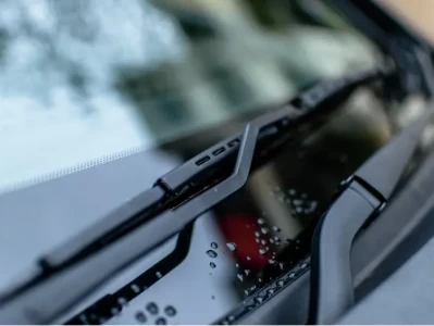 汽车雨刷响是什么原因_雨刮器异响的5个常见故障解析