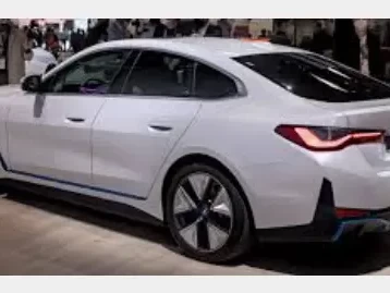 宝马i4电动汽车性能_电机功率与驾驶体验全面解析