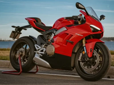 豪华摩托车选购指南_新手入门必看的购车攻略