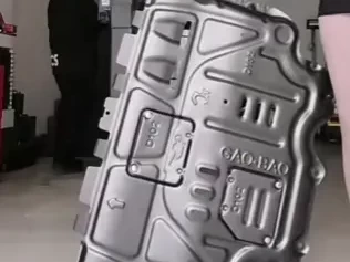 新速腾装发动机护板_底盘防护究竟值不值得投资