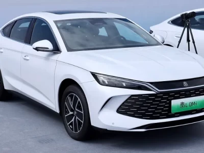 2025款比亚迪秦L EV评测：它是混动车界的明日新星吗？