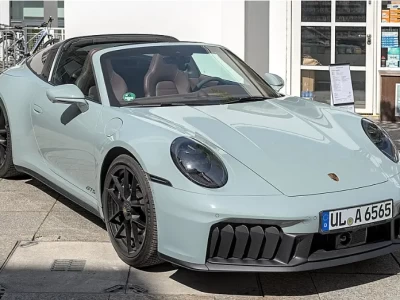 保时捷911新款车型_2025年最新款保时捷跑车解析