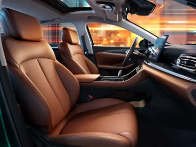 吉利第五代帝豪空间与动力实测：6万级家轿的越级舒适与驾控值不值？