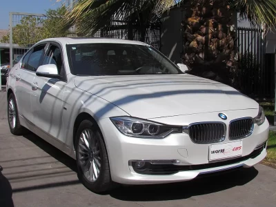 宝马320i怎么样_这款豪华轿车真实体验告诉你答案