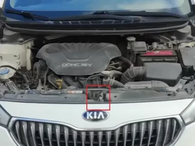 起亚k3发动机盖怎么打开_详细步骤图文教学