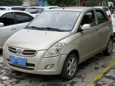 威志两厢车值得买吗？2025年二手市场优缺点及油耗详解