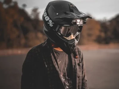 戴头盔的场合_安全骑行必须知道的头盔佩戴要点