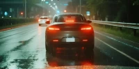 暴雨后车险涨价原因_揭秘水灾后保费上涨的三大应对策略