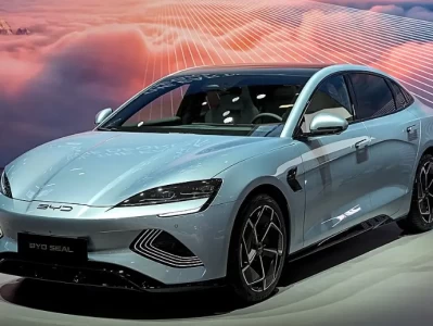 鲶鱼效应还是大象转身？深度复盘“比亚迪现象”如何重塑全球汽车工业竞争格局