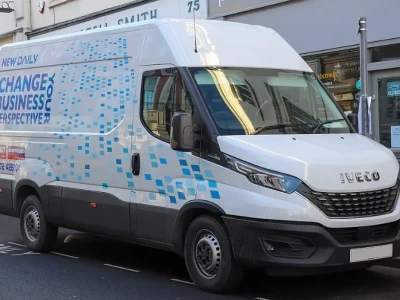 2026年买依维柯到底怎么样？从“回本利器”到“房车之王”，深度解析它的真实优缺点