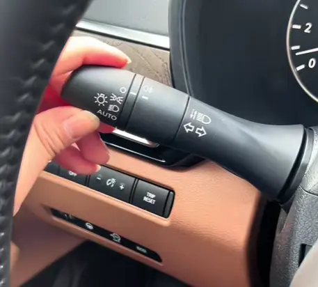 汽车auto开关表示什么_自动功能开关使用与关闭方法 第1张
