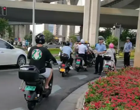 长沙禁电动摩托车_2025年最新政策与实施时间解析 第1张