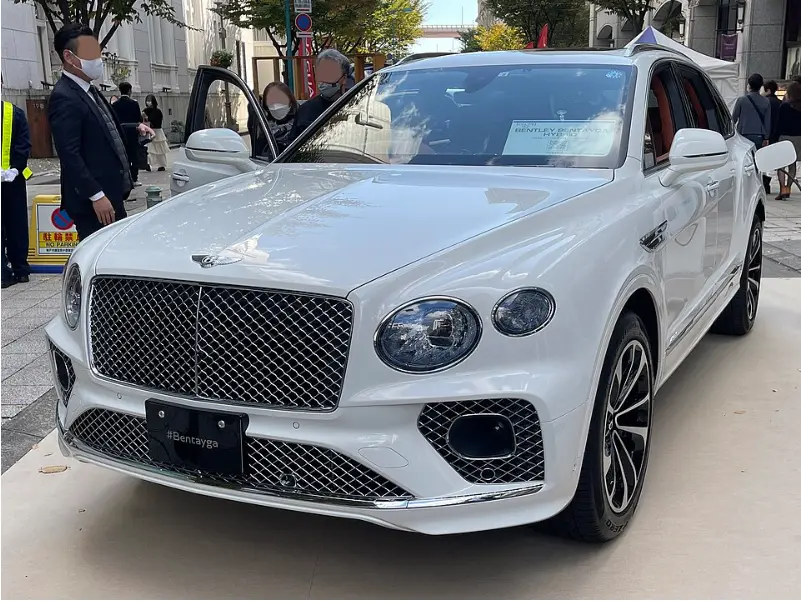 宾利Bentayga Hybrid_续航提升与全新饰件惊艳亮相 第1张