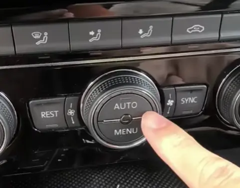 轿车AUTO键什么意思_车上自动功能键作用全解析 第1张