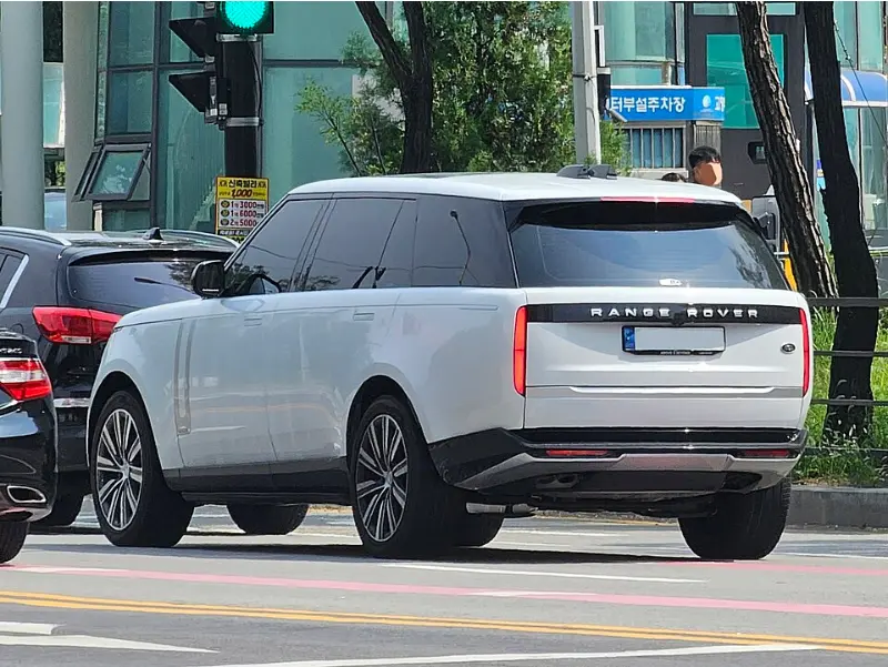 路虎最新揽胜_2025款豪华加长版全面解析 第1张