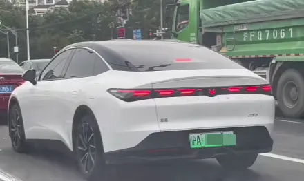 上海绿牌照是什么汽车_新能源车型申请条件全解析 第1张