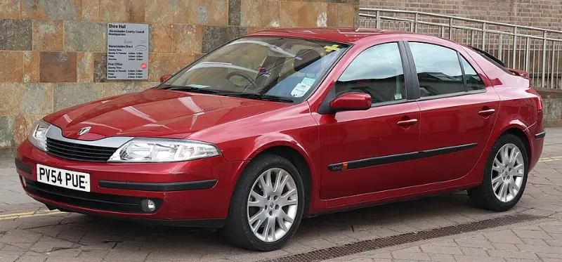 雷诺拉古那（Renault Laguna）：一款被遗忘的法系瑰宝，从辉煌到落幕的传奇 第1张