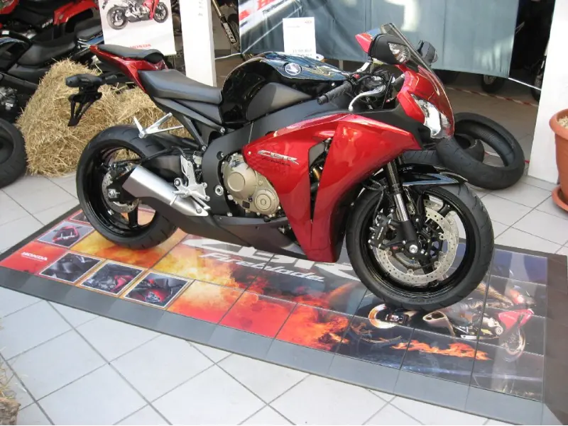 本田CBR1000价格_2025款本田火刃最新报价大揭秘 第3张