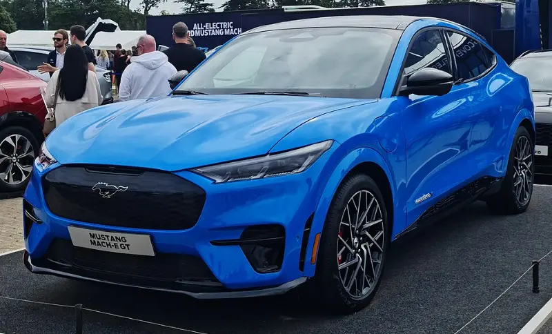 盘点全球加速最迅猛的5款“平民”电动神车 第5张