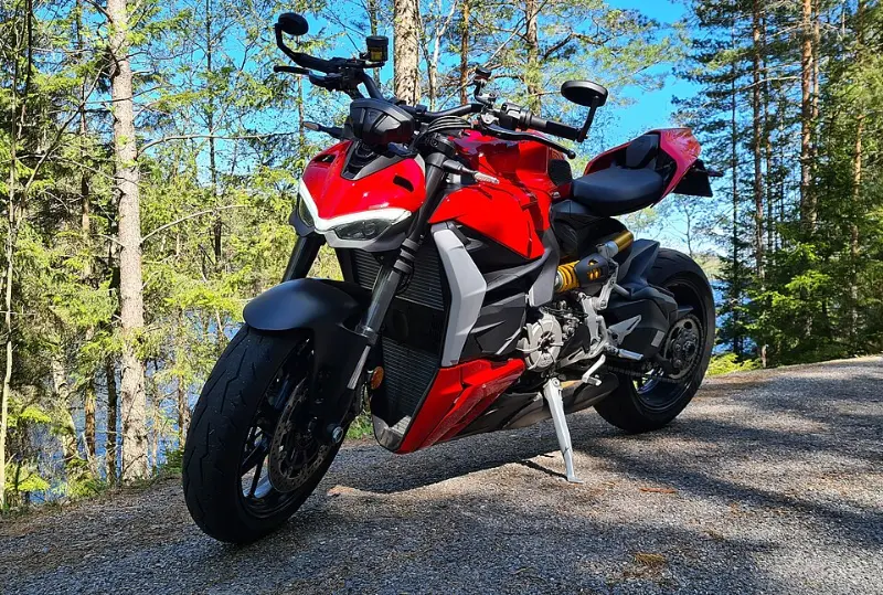 杜卡迪摩托车价格表:从入门到“尊贵”的完全指南 第2张 杜卡迪摩托车价格表:从入门到“尊贵”的完全指南 第2张