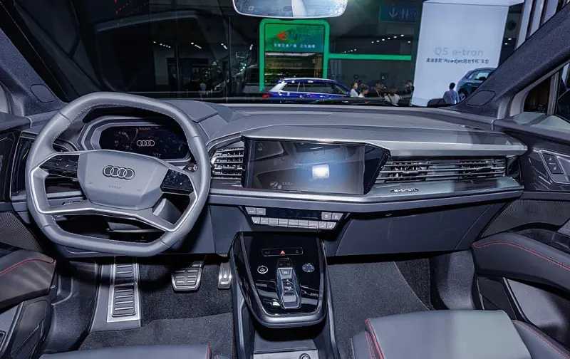 奥迪Q5怎么样:一款均衡实用的豪华中型SUV,空间大、优惠多,适合家庭用户 第3张 奥迪Q5怎么样:一款均衡实用的豪华中型SUV,空间大、优惠多,适合家庭用户 第3张