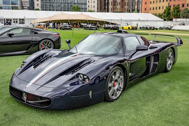 玛莎拉蒂MC12跑车价格:海神三叉戟的巅峰神作与“理财神器” 第2张 玛莎拉蒂MC12跑车价格:海神三叉戟的巅峰神作与“理财神器” 第2张