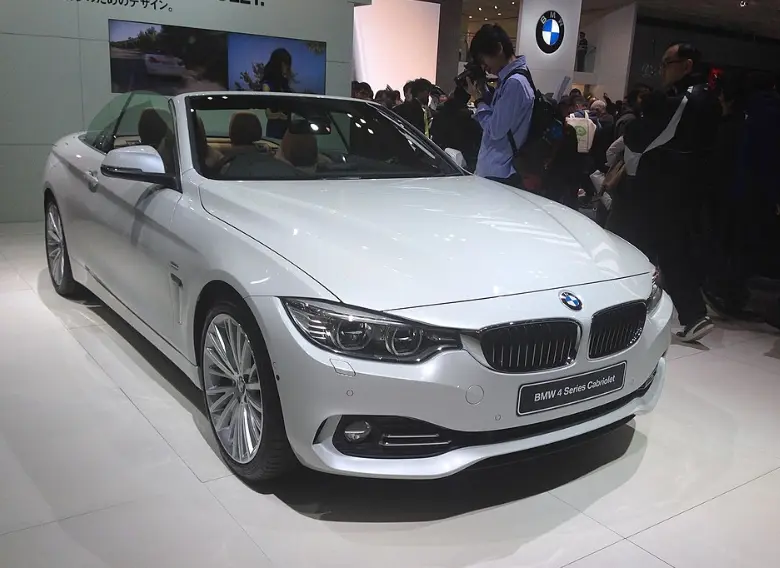 宝马320i敞篷报价完全指南:新车停产与二手车市场行情分析 第3张 宝马320i敞篷报价完全指南:新车停产与二手车市场行情分析 第3张