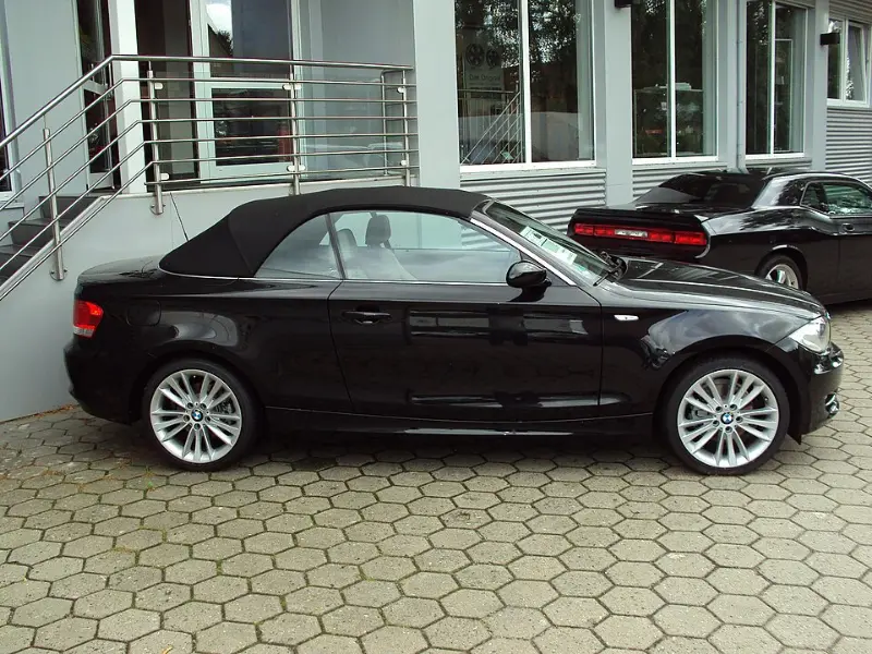 自由的呼吸:宝马120i敞篷轿跑车深度全解析 第2张 自由的呼吸:宝马120i敞篷轿跑车深度全解析 第2张