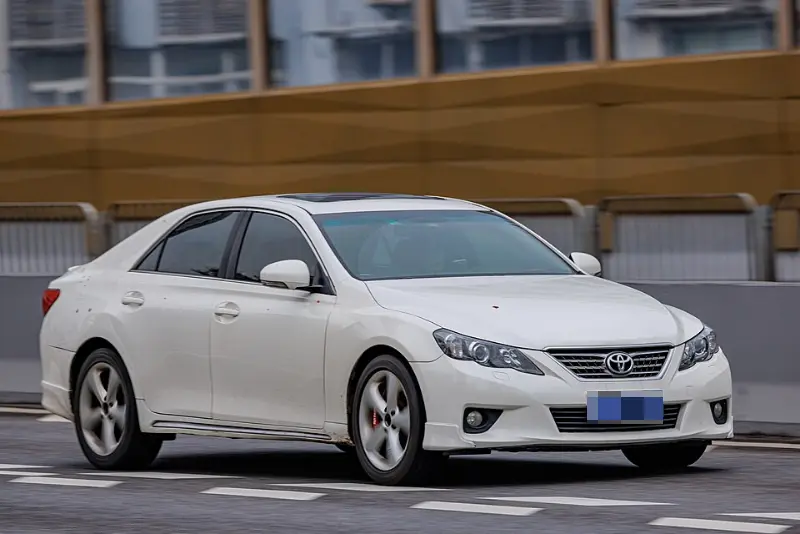 丰田锐志(Reiz)全面解析：经典后驱轿车的传奇与魅力