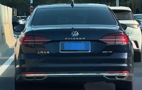 大众辉腾的“隐身术”：为什么顶级豪车总被帕萨特“冒充”的那些爆笑故事