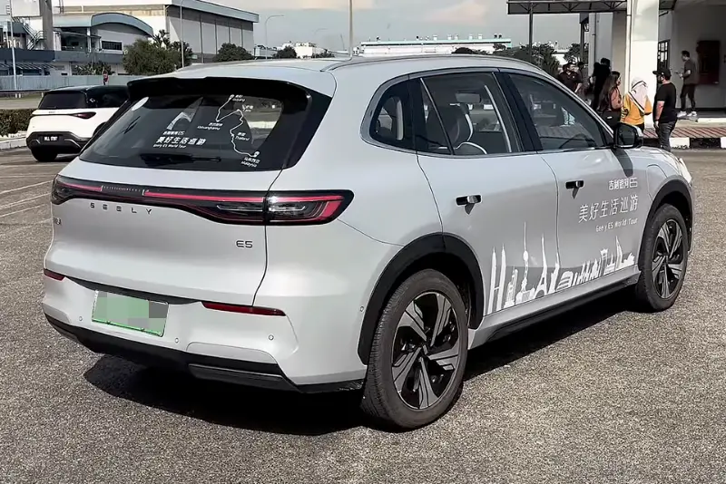 吉利银河E5真实用车报告:是“卷王”还是“虚标”?深度解析续航、空间与Flyme Auto体验 第3张 吉利银河E5真实用车报告:是“卷王”还是“虚标”?深度解析续航、空间与Flyme Auto体验 第3张