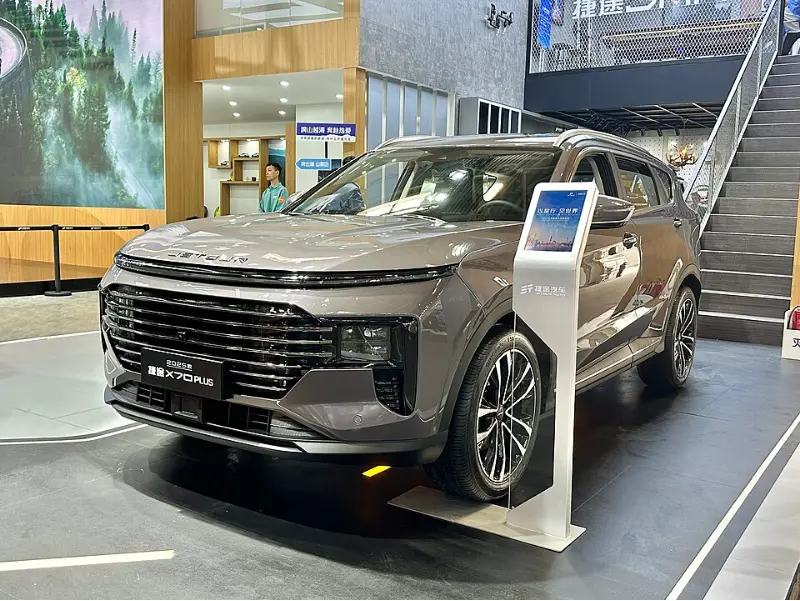 2025奇瑞汽车全系车型深度解析：从“国民瑞虎”到“黑科技星途”，买奇瑞看这篇就够了 第7张