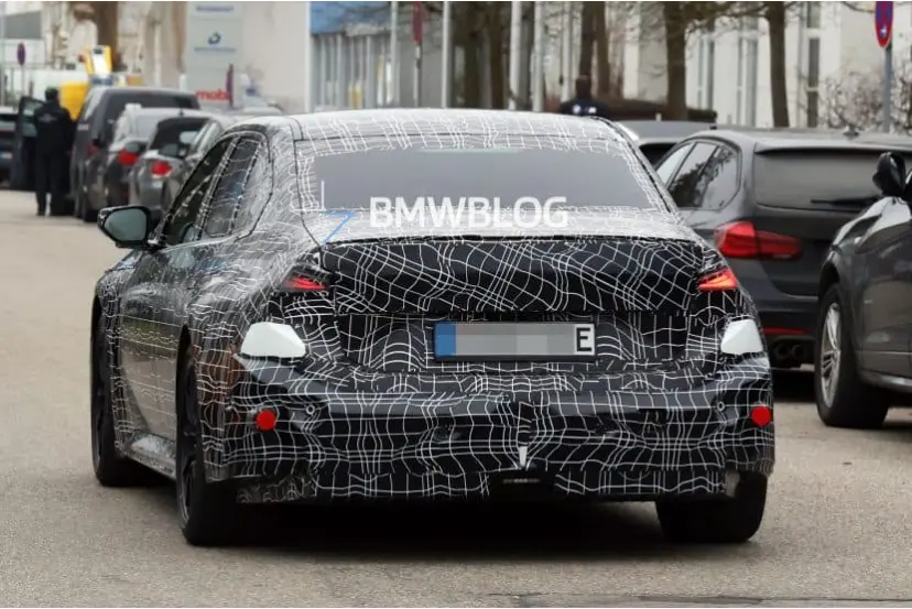 性能猛兽的“电力”进化：深度解析2026款宝马(BMW) M3纯电版及其“双线并行”战略 第3张