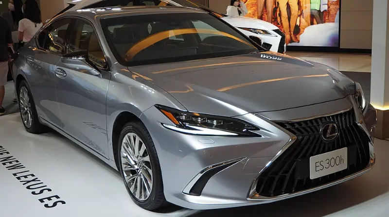 2025雷克萨斯ES300h最新报价详解：豪华混动轿车性价比如何？ 第3张
