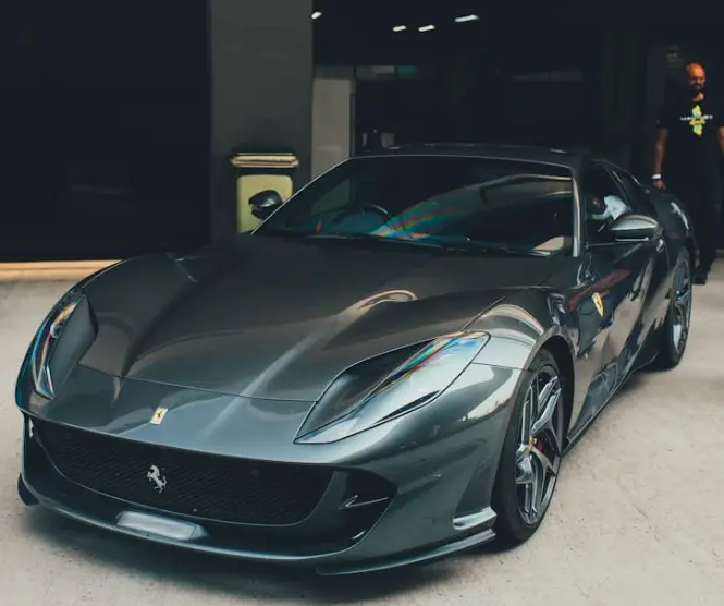 法拉利812 GTS停产解析：V12敞篷传奇的谢幕与新生