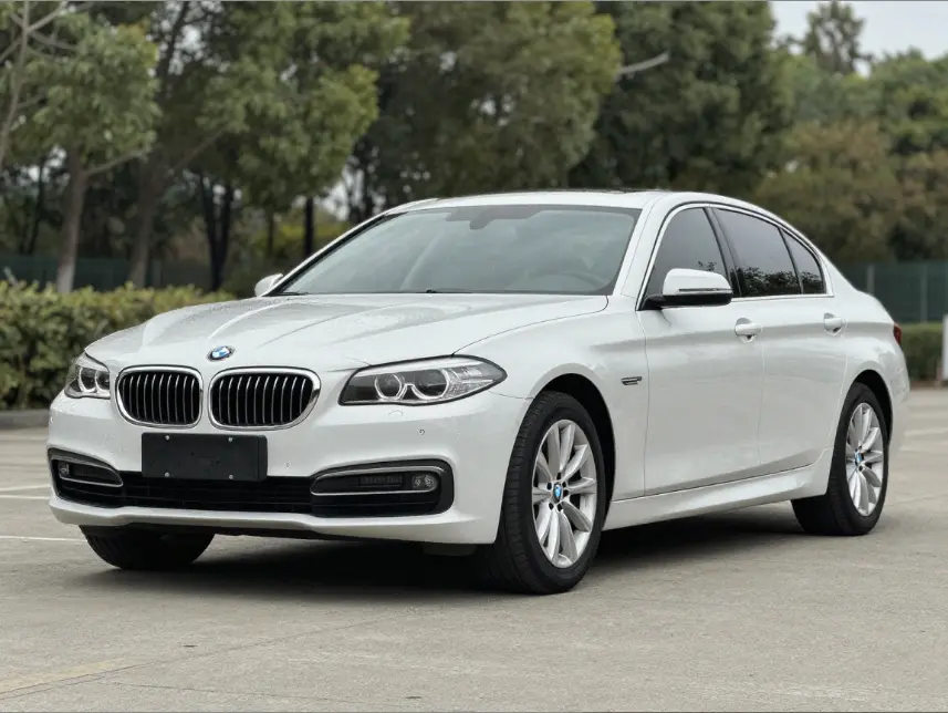 宝马525i深度解析：从直六情怀到入门首选，它还是那个“巴伐利亚骑士”吗？